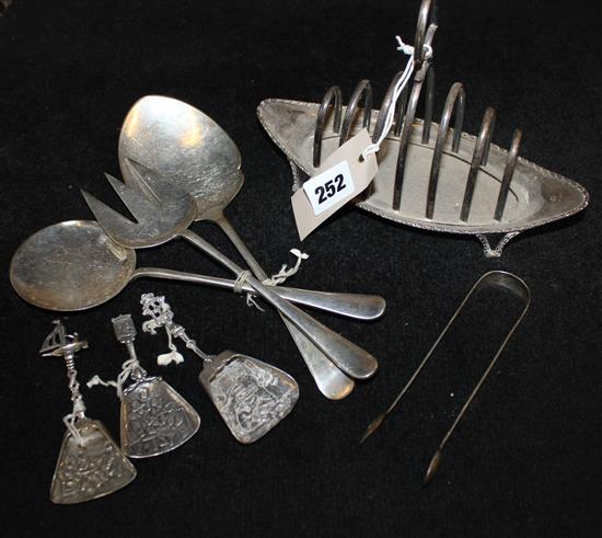 Silver toastrack, servers & 3 Dutch caddy spoons & tongs